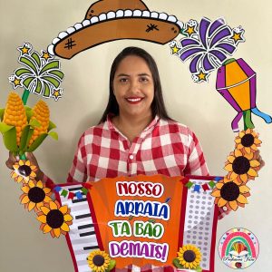 MOLDURA JUNINA EM BAMBOLÊ